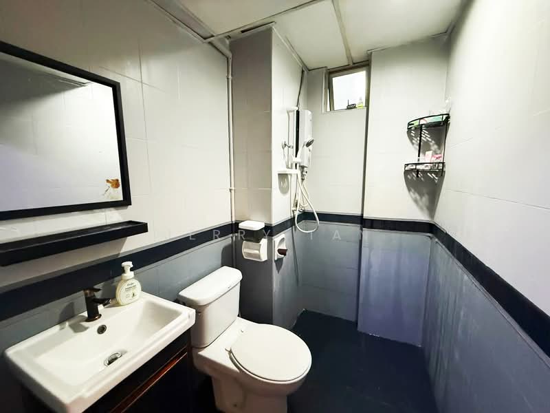 Kondominium untuk Disewa di Villa Emas - Jerry Tan - Bathroom - PropertyGuru.com.my