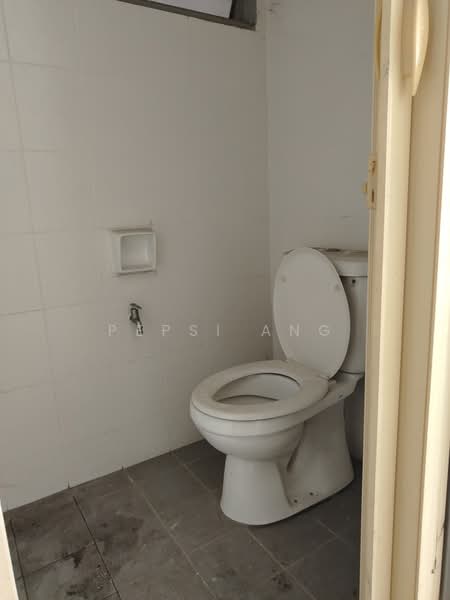 Warehouse for Rent in Klang (Selangor) - Pepsi Ang - Bathroom - PropertyGuru.com.my