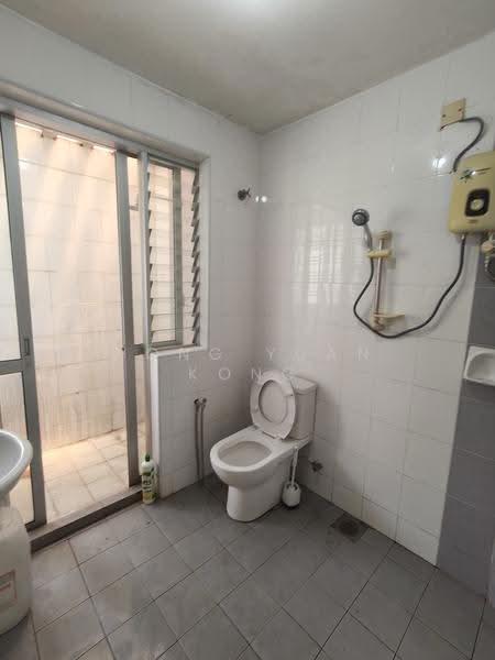 Rumah Teres untuk Disewa di Shah Alam (Selangor) - Wong Yuan Kong - Bathroom - PropertyGuru.com.my