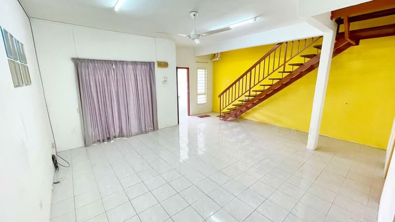 Rumah Teres 2 Tingkat untuk Dijual di Jenjarom (Selangor) - Ammeer Nadzrai - Living Room - PropertyGuru.com.my