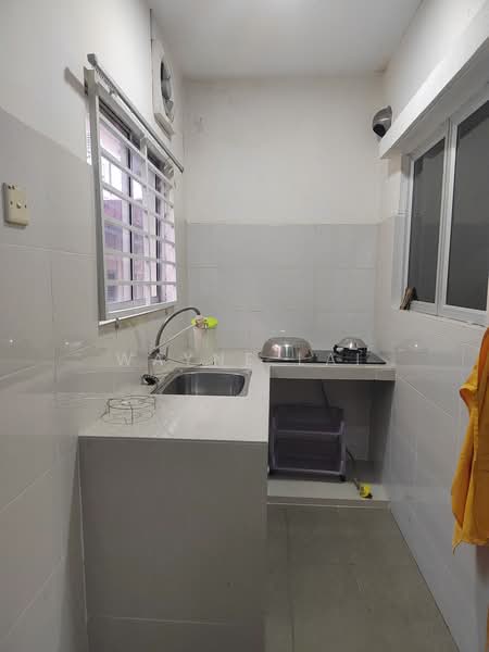 Rumah Teres 2 Tingkat untuk Disewa di Taman Sri Putra Mas (Sungai Buloh) - Wayne Lai - Kitchen - PropertyGuru.com.my