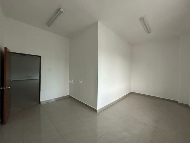 Semi-D Factory for Rent in Taman Industri Alam Jaya (Puncak Alam) - Ms Teh - Interior - PropertyGuru.com.my