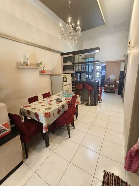1-storey Terraced House for Sale in Taman Molek (Johor Bahru) - Sam Chai - Dining Room - PropertyGuru.com.my