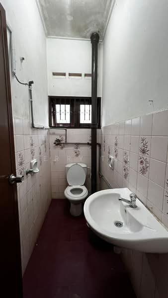 2-storey Terraced House for Sale in Taman Suria (Johor Bahru) - Terry Tan - Bathroom - PropertyGuru.com.my