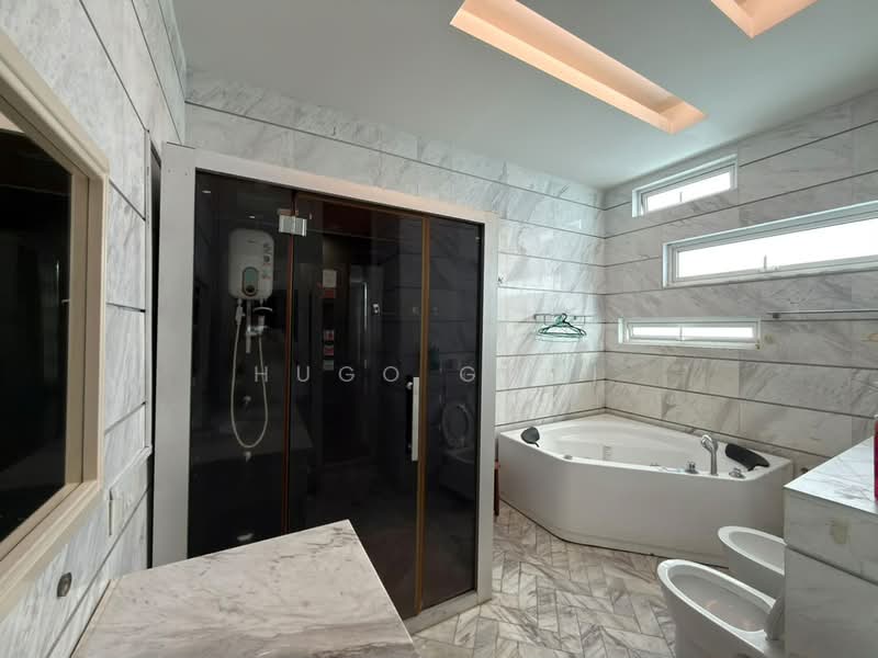 Rumah Banglo untuk Disewa di Ampang (Kuala Lumpur) - Hugo Gooi - Bathroom - PropertyGuru.com.my