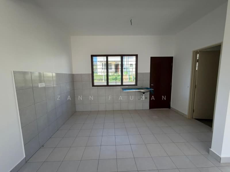 Rumah Teres 2 Tingkat untuk Disewa di Taman Bunga Raya (Serendah) - Zann Fauzan - Kitchen - PropertyGuru.com.my