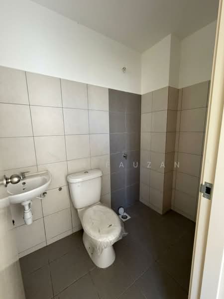 Rumah Teres 2 Tingkat untuk Disewa di Taman Bunga Raya (Serendah) - Zann Fauzan - Bathroom - PropertyGuru.com.my