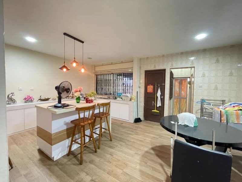 2-storey Terraced House for Sale in Taman Kolam Air (Johor Bahru) - Iden Tan - Kitchen - PropertyGuru.com.my