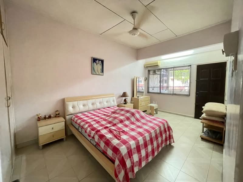 2-storey Terraced House for Sale in Taman Kolam Air (Johor Bahru) - Iden Tan - Bedroom - PropertyGuru.com.my
