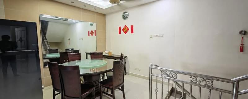 Rumah Bandar untuk Dijual di Taman Sungai Besi Indah (Seri Kembangan) - Vincent Lee - PropertyGuru.com.my