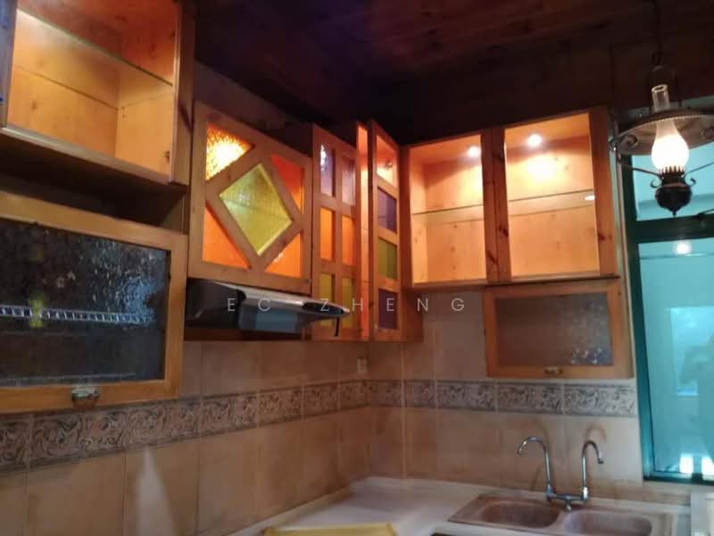 Condominium for Sale at Sri Golden Bay Condominium - EC Zheng - Kitchen - PropertyGuru.com.my