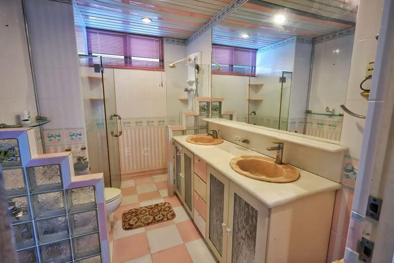 Condominium for Sale at Sri Golden Bay Condominium - EC Zheng - Bathroom - PropertyGuru.com.my