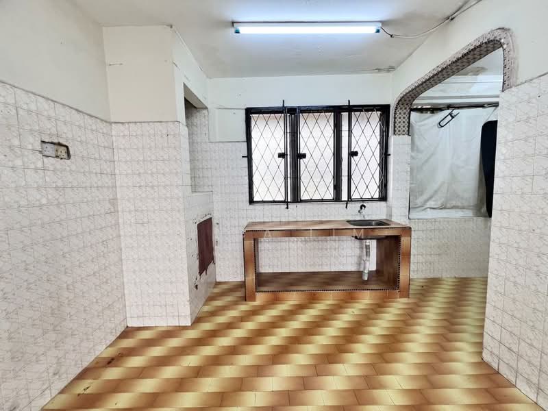 Rumah Flat untuk Dijual di Flat Taman Ungku Tun Aminah - Erica Lim - Kitchen - PropertyGuru.com.my