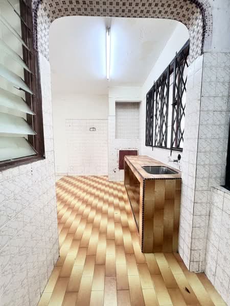 Rumah Flat untuk Dijual di Flat Taman Ungku Tun Aminah - Erica Lim - Kitchen - PropertyGuru.com.my