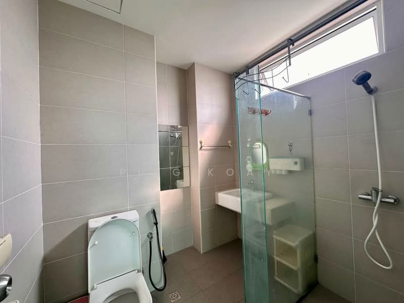 Condominium for Sale at Straits Garden Condominium - Ping Koay - Bathroom - PropertyGuru.com.my