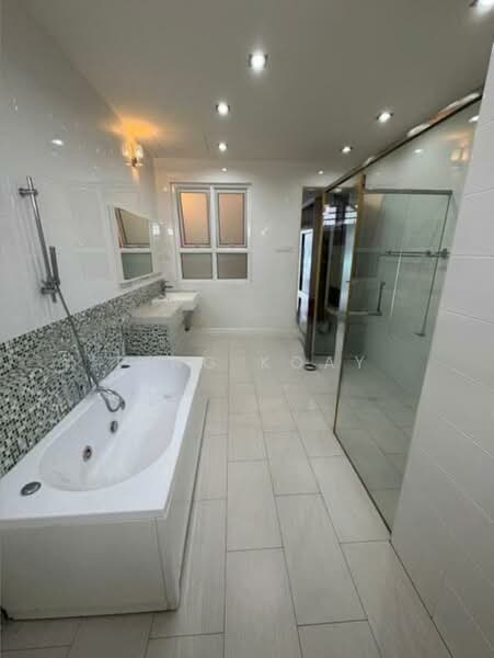 Rumah Teres 3 Tingkat untuk Dijual di Tanjung Bungah (Penang) - Ping Koay - Bathroom - PropertyGuru.com.my
