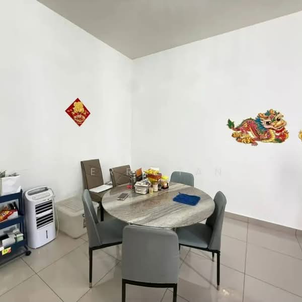 Rumah Teres 2 Tingkat untuk Disewa di Taman Seri Austin (Tebrau) - Terry Tan - Dining Room - PropertyGuru.com.my