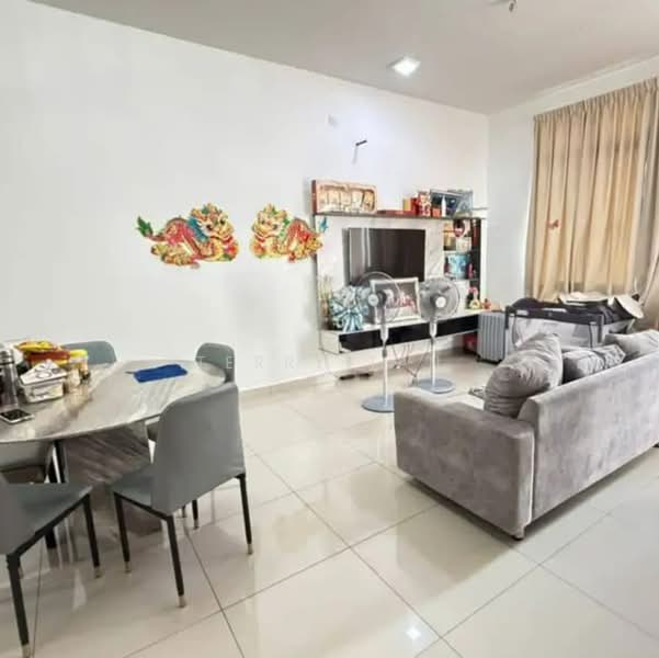 Rumah Teres 2 Tingkat untuk Disewa di Taman Seri Austin (Tebrau) - Terry Tan - Living Room - PropertyGuru.com.my