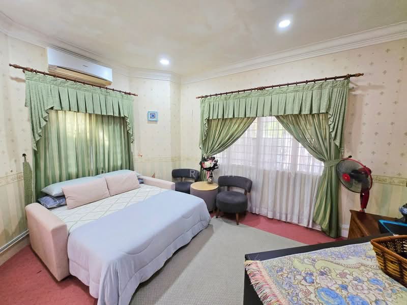 Bungalow House for Sale in Taman Rasah Kemayan (Rasah) - Rena Rahman - Bedroom - PropertyGuru.com.my
