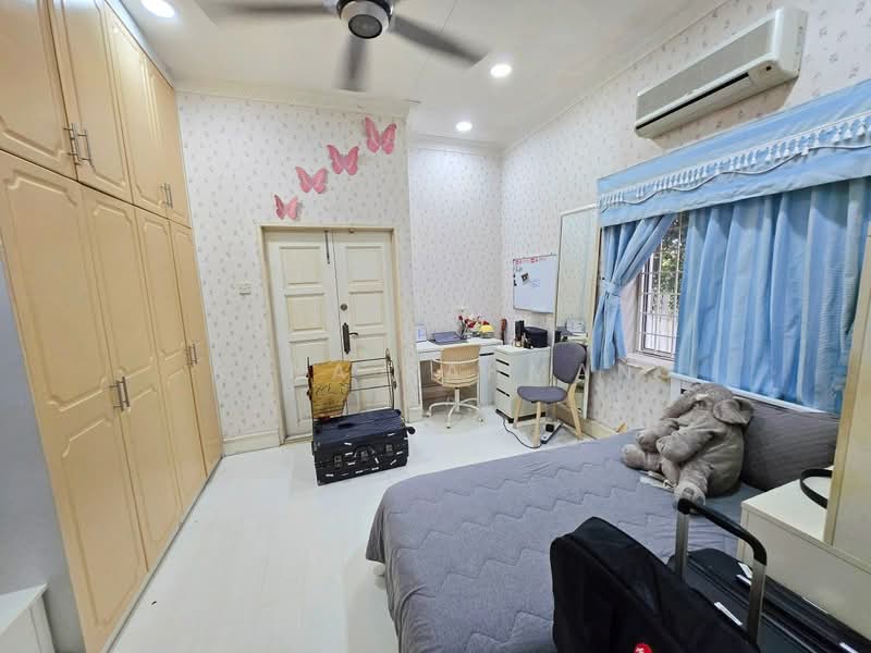 Bungalow House for Sale in Taman Rasah Kemayan (Rasah) - Rena Rahman - Bedroom - PropertyGuru.com.my