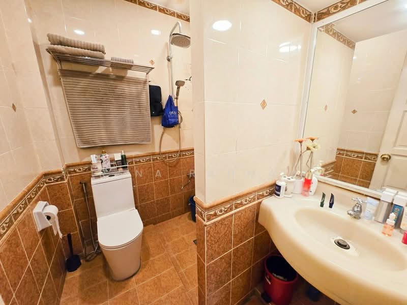 Bungalow House for Sale in Taman Rasah Kemayan (Rasah) - Rena Rahman - Bathroom - PropertyGuru.com.my