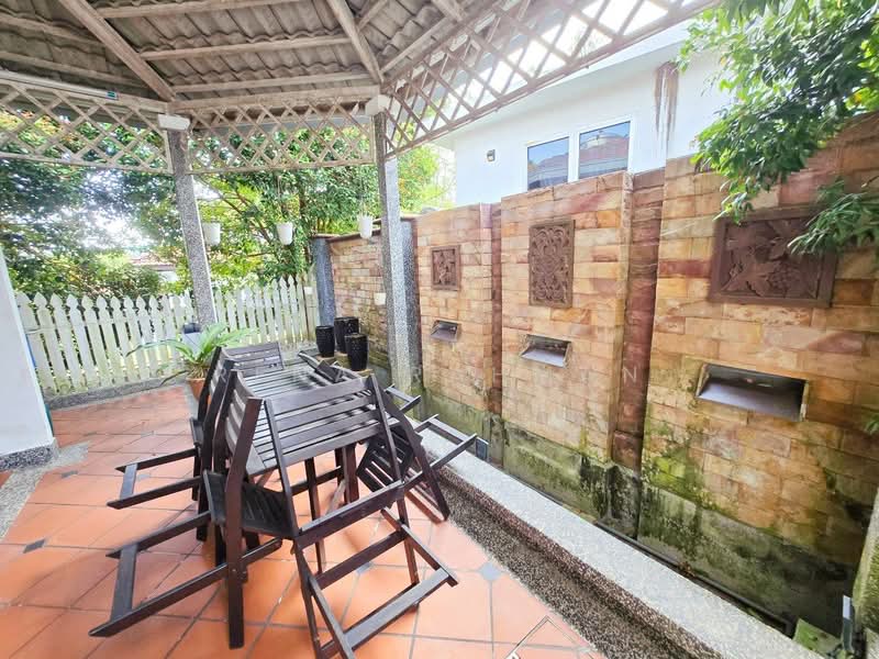 Bungalow House for Sale in Taman Rasah Kemayan (Rasah) - Rena Rahman - Exterior - PropertyGuru.com.my
