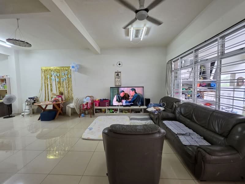 Rumah Teres 2 Tingkat untuk Dijual di Taman Dato' Chellam (Ulu Tiram) - Kayden Voon - Living Room - PropertyGuru.com.my