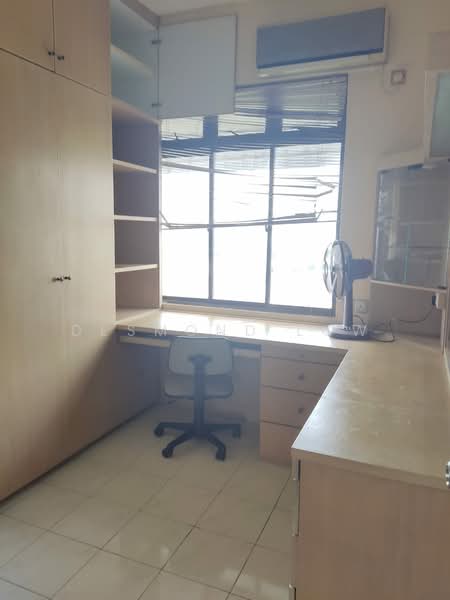 Pangsapuri untuk Dijual di Sea Breeze Tower - Desmond Low - PropertyGuru.com.my