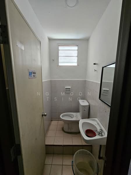 Shop for Rent in Bandar Sri Damansara (Selangor) - Ng Moon Tsing - Bathroom - PropertyGuru.com.my