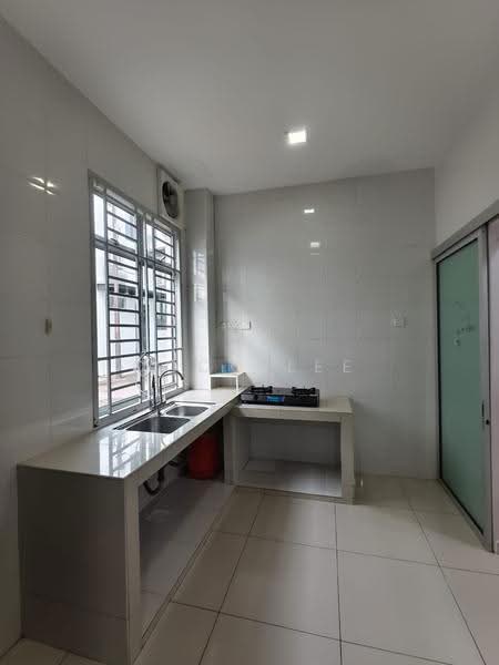 2-storey Terraced House for Rent in Johor Bahru (Johor) - Coco Lee - Kitchen - PropertyGuru.com.my