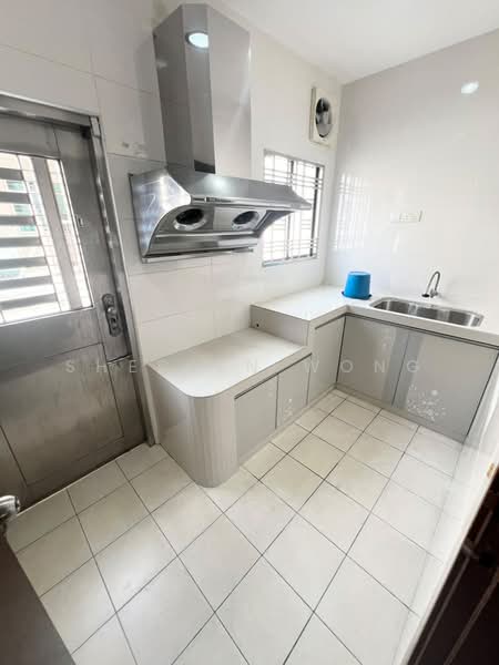 Rumah Teres 2 Tingkat untuk Dijual di Taman Mutiara Rini (Skudai) - Shereen Wong - Kitchen - PropertyGuru.com.my
