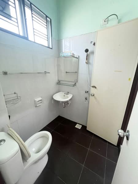 Rumah Teres 2 Tingkat untuk Dijual di Taman Mutiara Rini (Skudai) - Shereen Wong - Bathroom - PropertyGuru.com.my