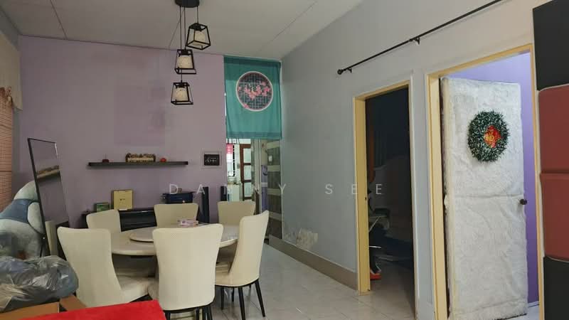 Rumah Teres 1 Tingkat untuk Disewa di Bandar Putra (Kulai) - Danny See - Dining Room - PropertyGuru.com.my