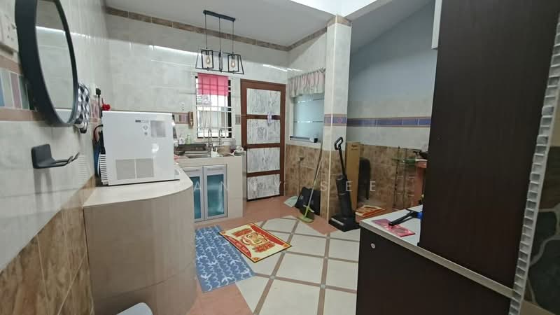 Rumah Teres 1 Tingkat untuk Disewa di Bandar Putra (Kulai) - Danny See - Kitchen - PropertyGuru.com.my