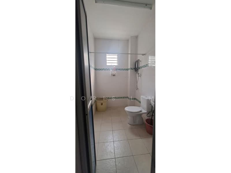 Rumah Teres 2 Tingkat untuk Dijual di Setia Indah 12 (Setia Alam) - Doris Lim - Bathroom - PropertyGuru.com.my
