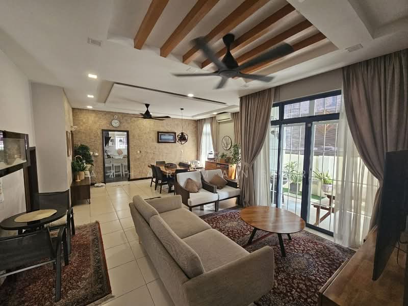 Rumah Teres 3 Tingkat untuk Dijual di Denai Alam (Shah Alam) - Azhar Mansor - Living Room - PropertyGuru.com.my