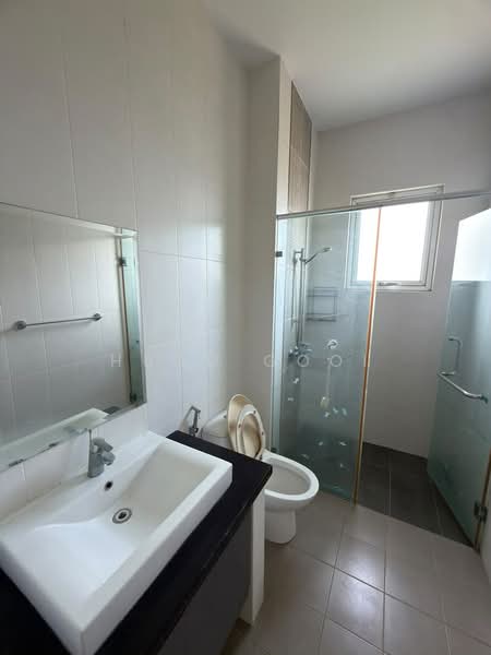 Rumah Banglo untuk Disewa di Bluwater Estate (Seri Kembangan) - Hugo Gooi - Bathroom - PropertyGuru.com.my