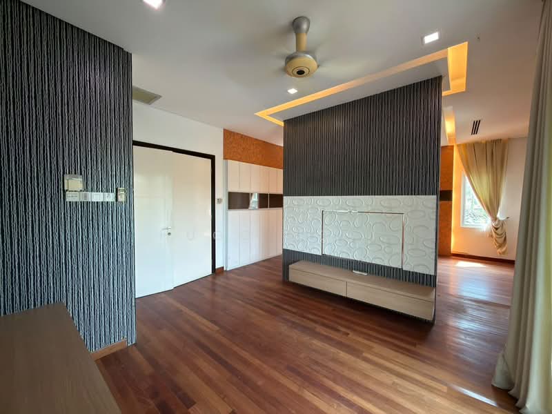 Rumah Banglo untuk Disewa di Bluwater Estate (Seri Kembangan) - Hugo Gooi - Living Room - PropertyGuru.com.my