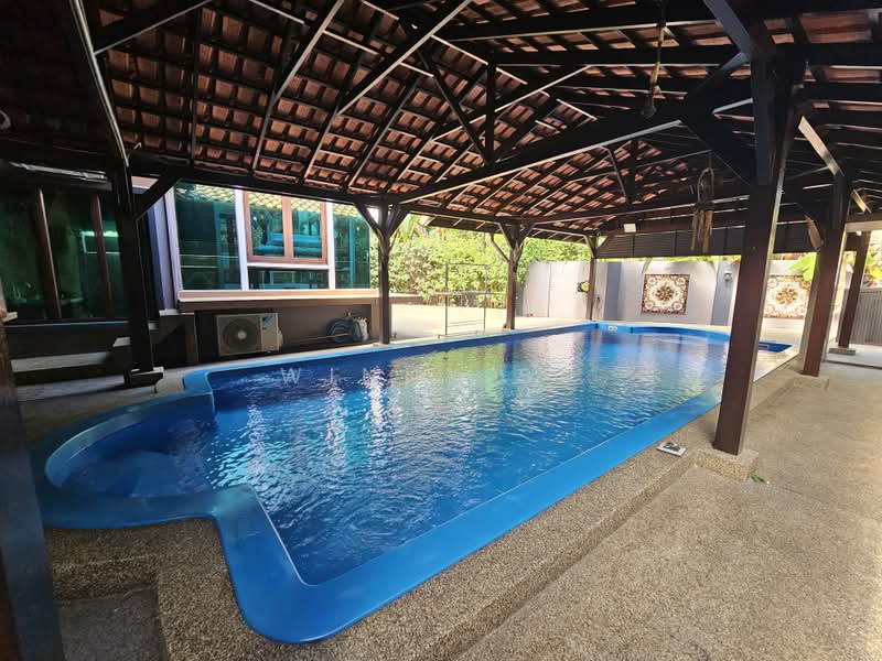 Rumah Teres 2 Tingkat untuk Dijual di Bukit Jelutong (Shah Alam) - Winny Su - Pool - PropertyGuru.com.my