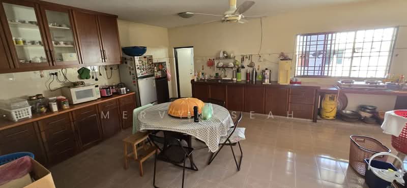 Rumah Berkembar untuk Dijual di Taman Green Lane (Jelutong) - Mervyn Seah - Kitchen - PropertyGuru.com.my