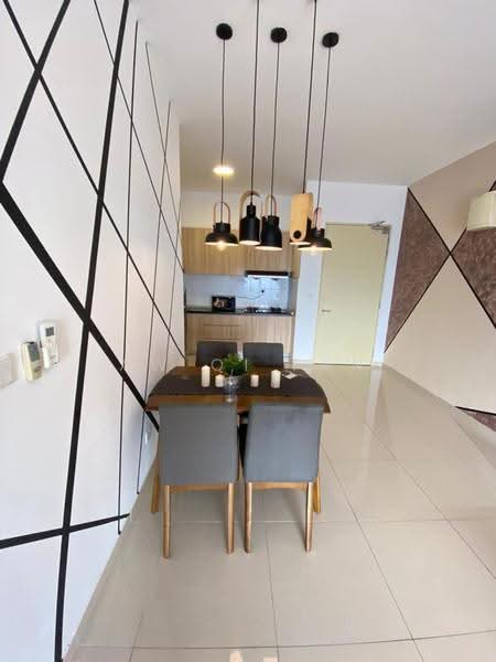Kondominium untuk Dijual di The Hamilton - Aw Qi Fan - Dining Room - PropertyGuru.com.my