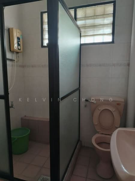 2-storey Terraced House for Rent in Menglembu (Perak) - Kelvin Chong - Bathroom - PropertyGuru.com.my