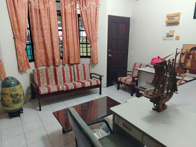 2-storey Terraced House for Rent in Menglembu (Perak) - Kelvin Chong - Living Room - PropertyGuru.com.my