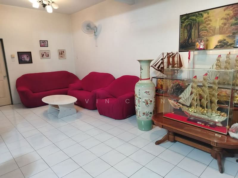 2-storey Terraced House for Rent in Menglembu (Perak) - Kelvin Chong - Living Room - PropertyGuru.com.my