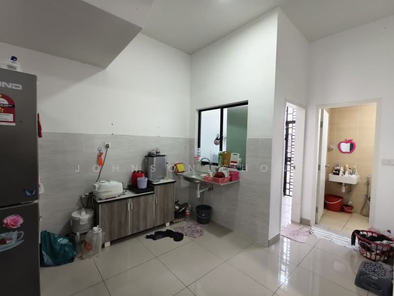 Rumah Teres 2 Tingkat untuk Disewa di Taman Seri Austin (Tebrau) - Johnson Chong - Kitchen - PropertyGuru.com.my