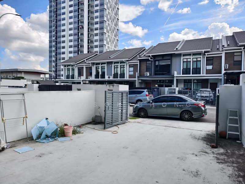 Rumah Teres 2 Tingkat untuk Disewa di Taman Seri Austin (Tebrau) - Johnson Chong - Exterior - PropertyGuru.com.my