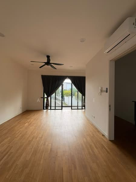 Rumah Berkembar untuk Dijual di Bandar Sungai Long (Selangor) - Alan Lee - Living Room - PropertyGuru.com.my