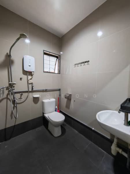 2-storey Terraced House for Sale in Sungai Ara (Penang) - Engie Ong - Bathroom - PropertyGuru.com.my
