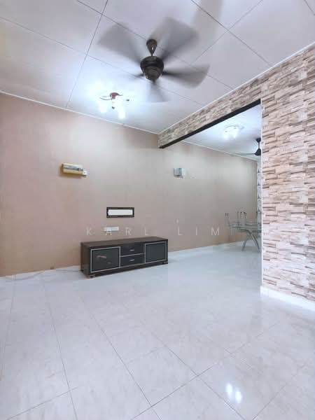 1-storey Terraced House for Sale in Taman Seri Austin (Tebrau) - Karl Lim - Living Room - PropertyGuru.com.my