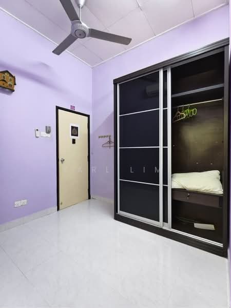 1-storey Terraced House for Sale in Taman Seri Austin (Tebrau) - Karl Lim - Bedroom - PropertyGuru.com.my
